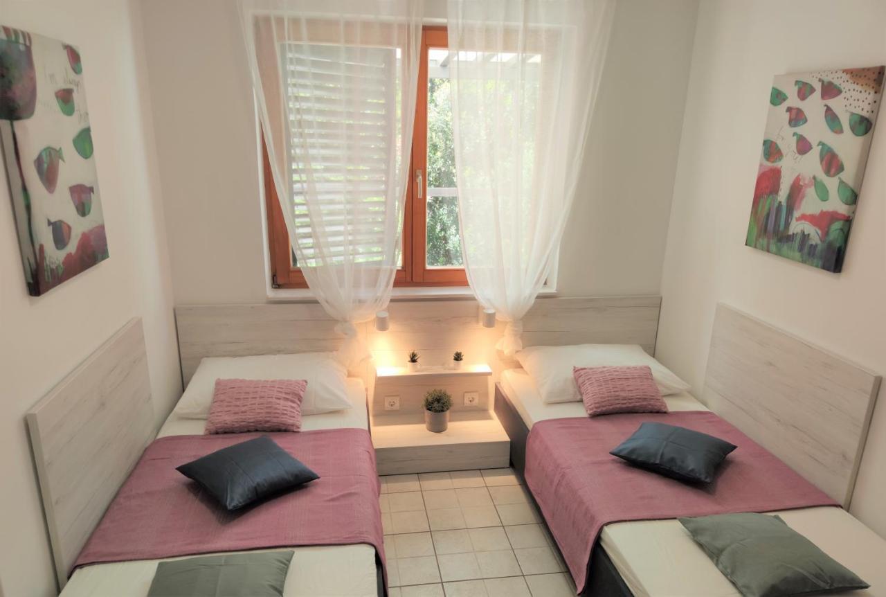 Apartments Riba Vis Ruang foto