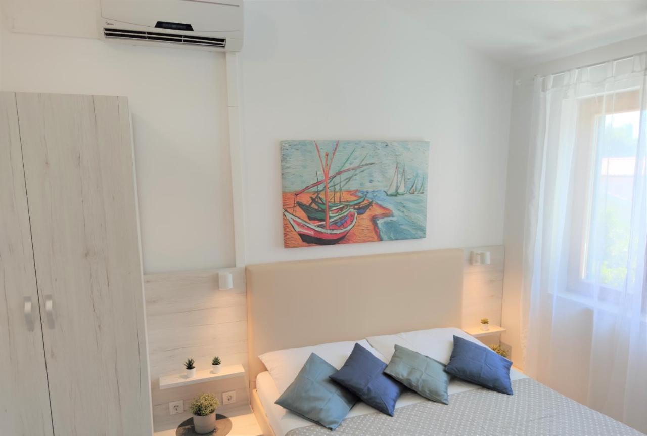 Apartments Riba Vis Ruang foto